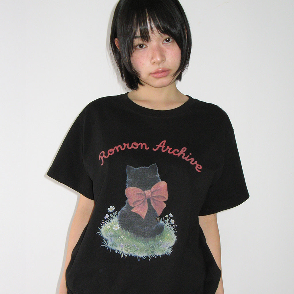 [RONRON] New Ribbon Cat Basic Fit T-Shirt / 2 Colors