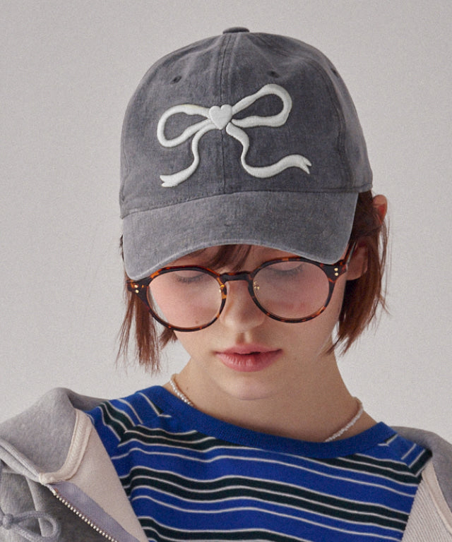 RONRON Heart Ribbon Ball Cap Charcoal Cream