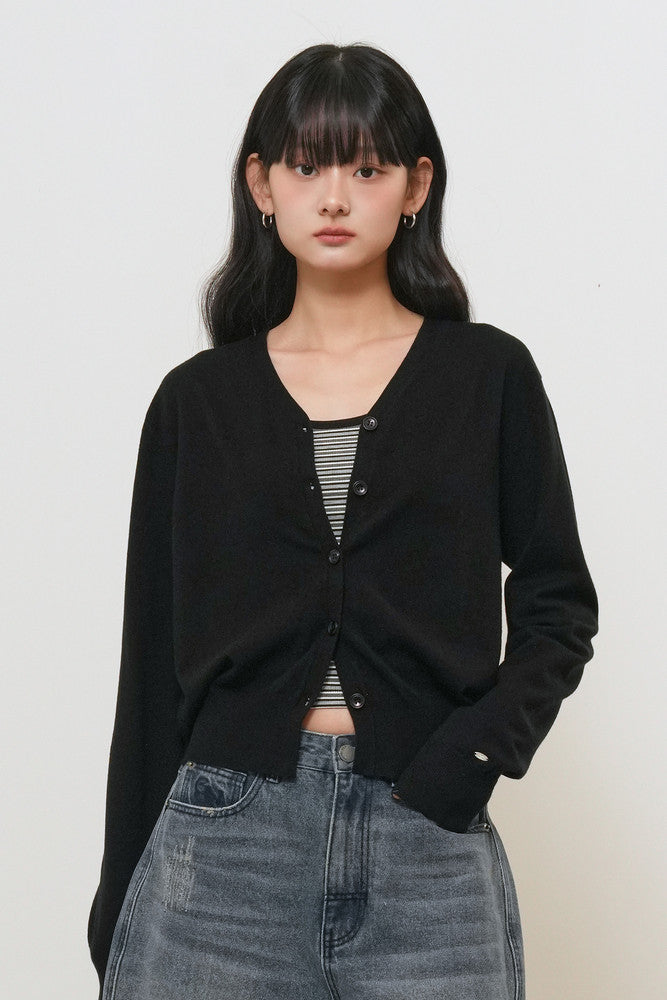 General Idea Relaxed Fit V-Neck Cardigan Black
