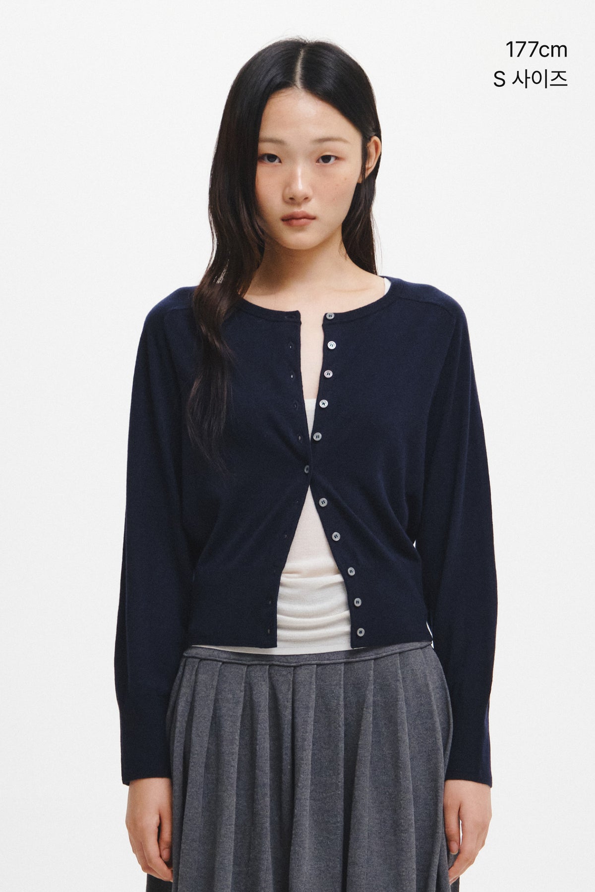 General Idea Signature Crew Neck Cardigan Dark Navy detail
