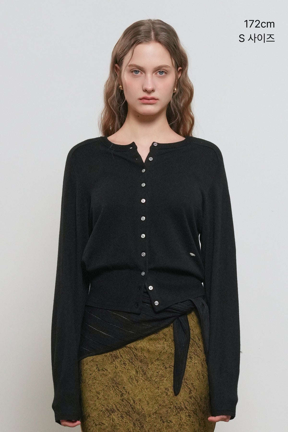 General Idea Signature Crew Neck Cardigan detail 3