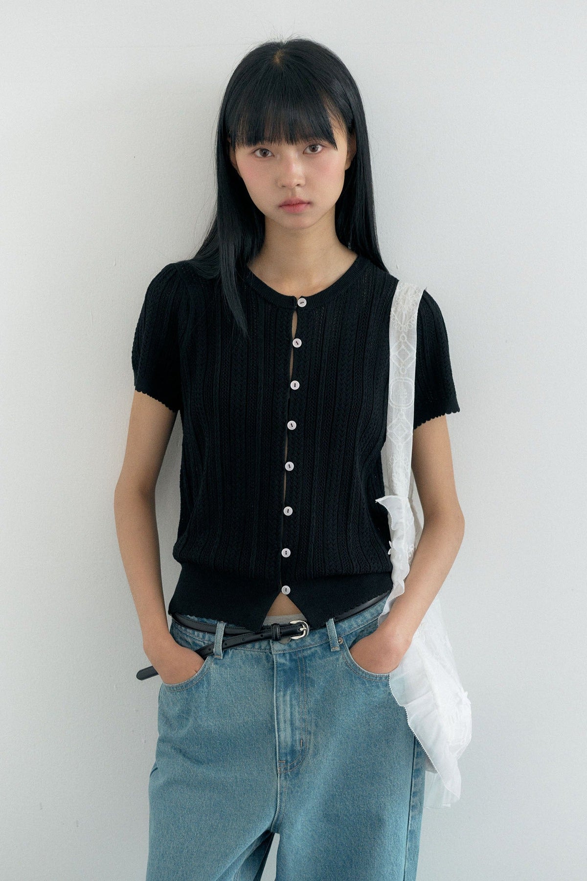 General Idea Punching Scallop Half Cardigan Black detail 2
